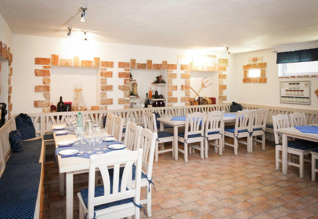 Weingut Und Gaestehaus Salzl Illmitz Ngoại thất bức ảnh